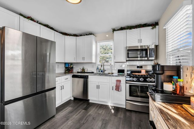 368 Sweetbriar Street, Keyport, NJ 07735