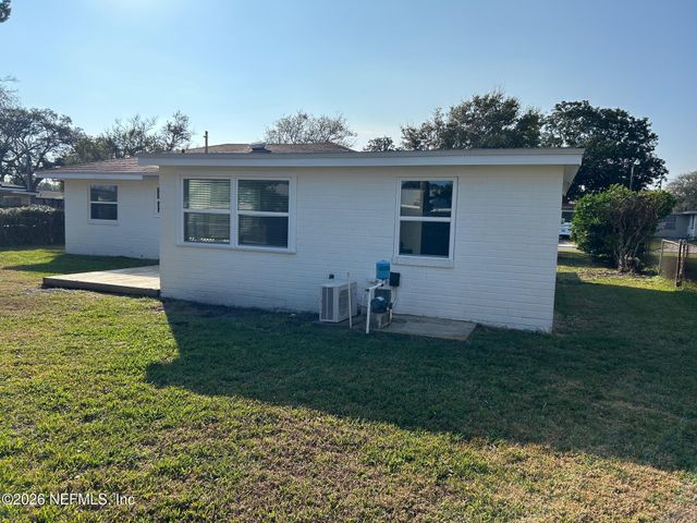 825 14TH Avenue N, Jacksonville Beach, FL 32250