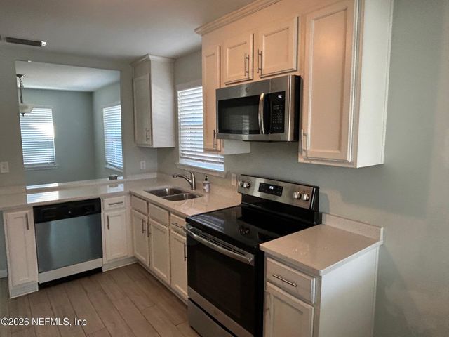 825 14TH Avenue N, Jacksonville Beach, FL 32250