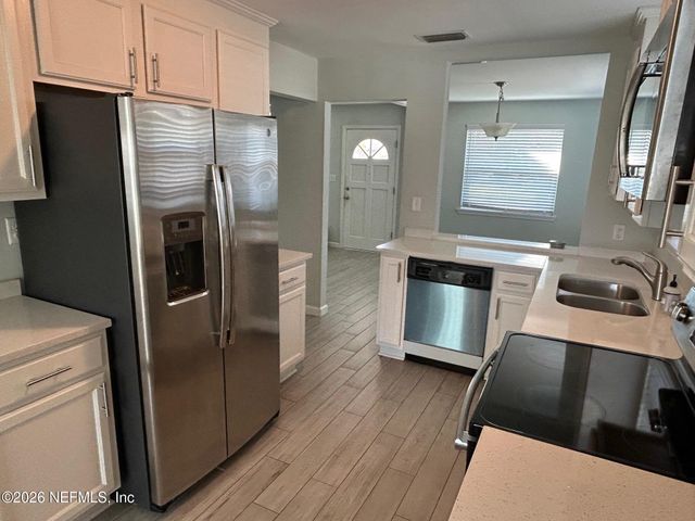 825 14TH Avenue N, Jacksonville Beach, FL 32250