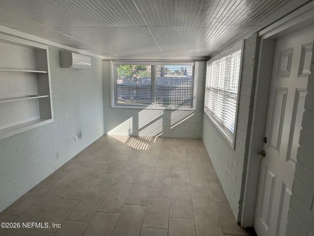 825 14TH Avenue N, Jacksonville Beach, FL 32250