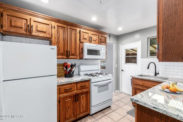 2532 E Silver Street, Tucson, AZ 85716