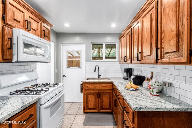 2532 E Silver Street, Tucson, AZ 85716