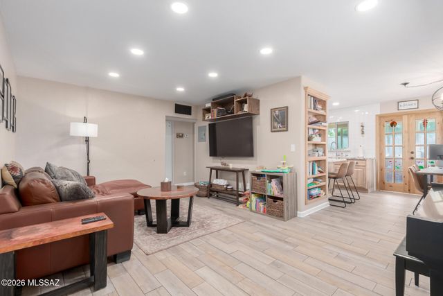 2532 E Silver Street, Tucson, AZ 85716