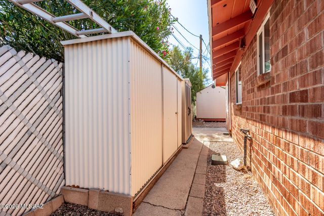 2532 E Silver Street, Tucson, AZ 85716