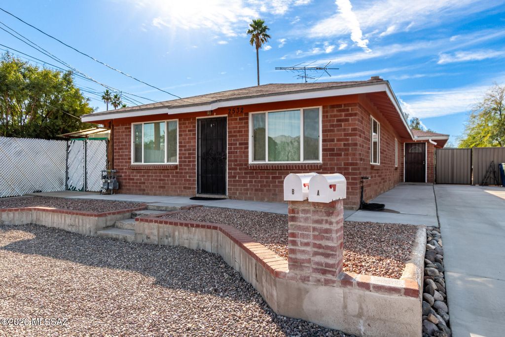 2532 E Silver Street, Tucson, AZ 85716