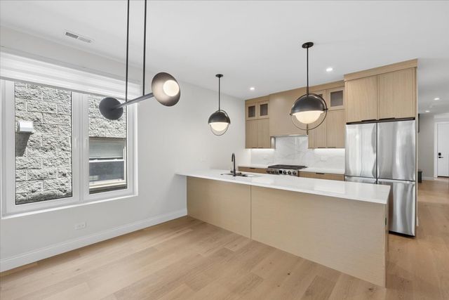 3739 N Clifton Avenue 3, Chicago, IL 60613