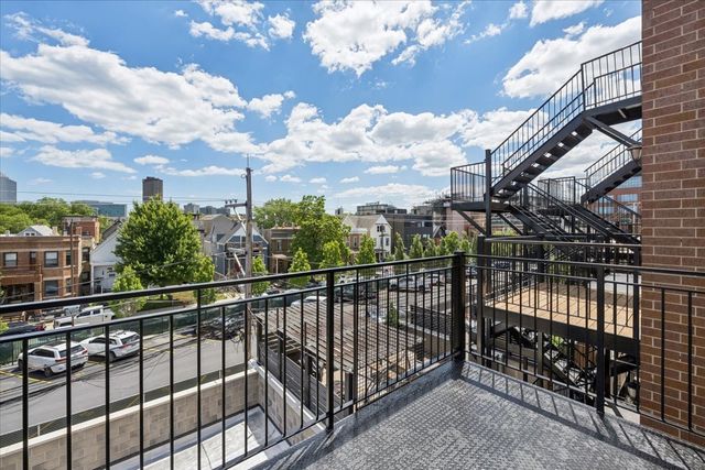 3739 N Clifton Avenue 3, Chicago, IL 60613