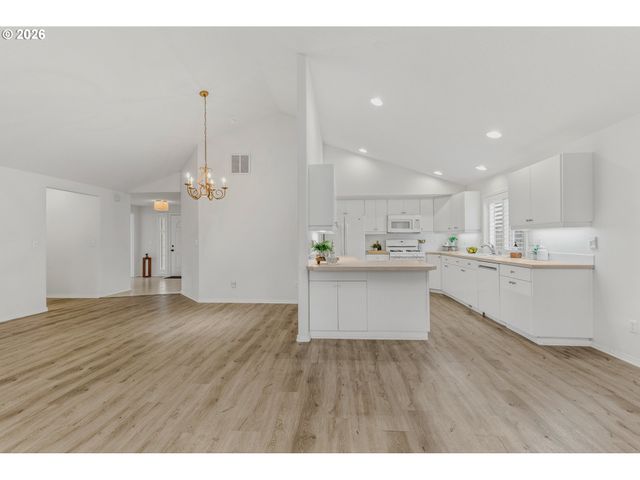 15802 Se 27TH Cir, Vancouver, WA 98683