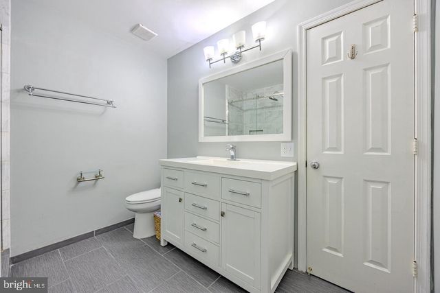 8200 MAPLE RIDGE AVE, Springfield, VA 22153