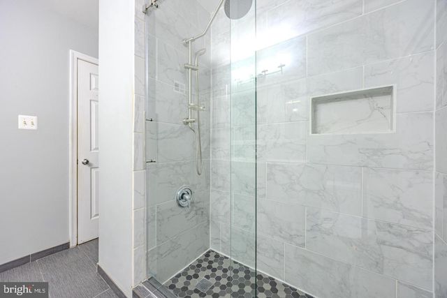 8200 MAPLE RIDGE AVE, Springfield, VA 22153