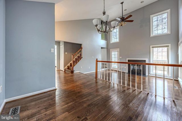 8200 MAPLE RIDGE AVE, Springfield, VA 22153