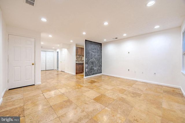 8200 MAPLE RIDGE AVE, Springfield, VA 22153