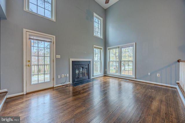 8200 MAPLE RIDGE AVE, Springfield, VA 22153