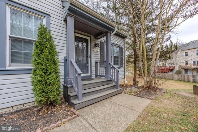 8200 MAPLE RIDGE AVE, Springfield, VA 22153