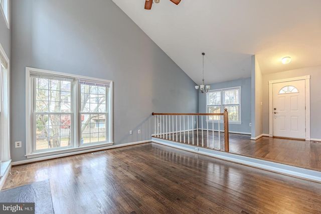 8200 MAPLE RIDGE AVE, Springfield, VA 22153