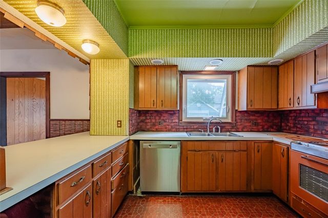 239 Navarre Road, Rochester, NY 14621