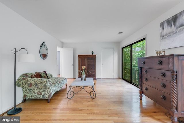 4054 41ST ST, Mclean, VA 22101