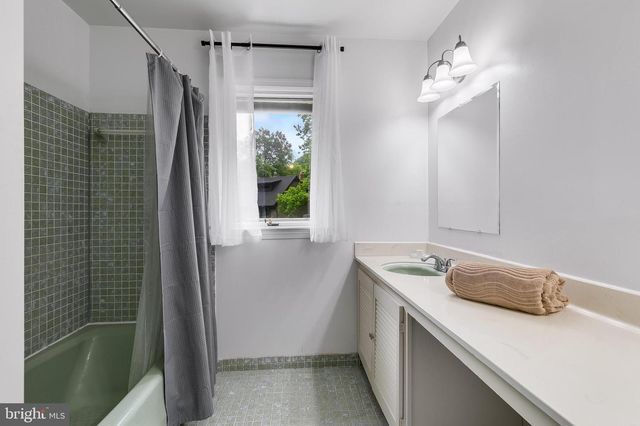 4054 41ST ST, Mclean, VA 22101