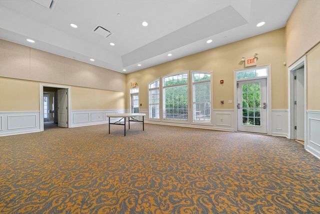 204 Clocktower Dr 304, Waltham, MA 02452