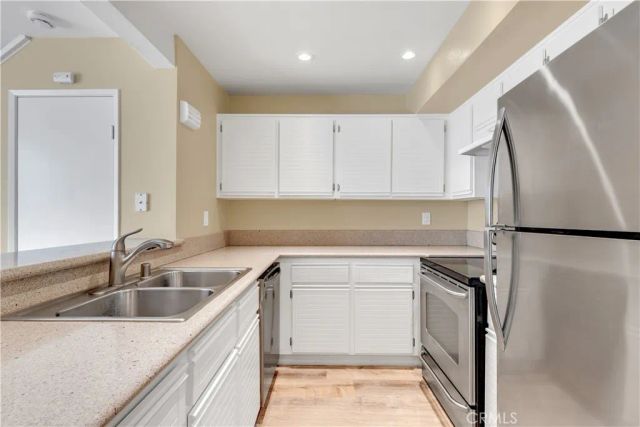 25761 Le Parc 72, Lake Forest, CA 92630