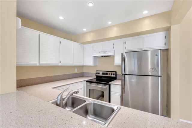 25761 Le Parc 72, Lake Forest, CA 92630