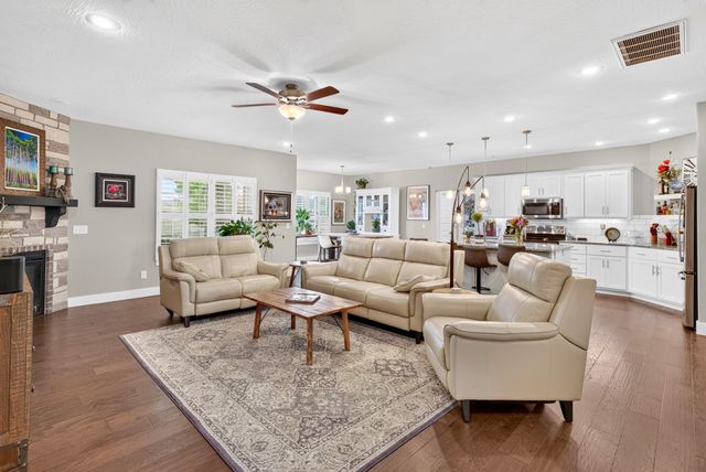 6066 S Crescent Road, Brookline, MO 65619