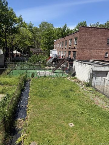 139-03 Franklin Avenue, Flushing, NY 11355