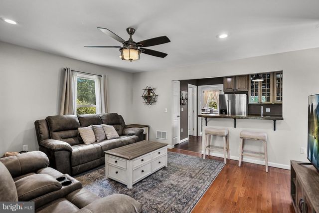 374 TANSBORO RD, Berlin, NJ 08009
