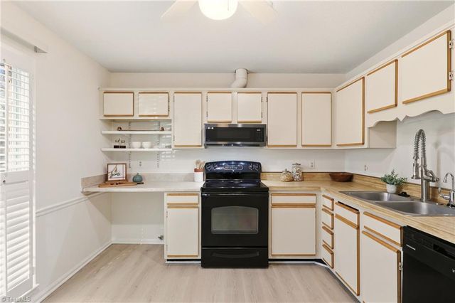 2430 Cottage Place, Greensboro, NC 27455