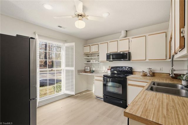 2430 Cottage Place, Greensboro, NC 27455