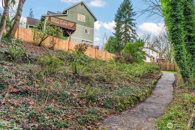 3830 165th Place SE, Bellevue, WA 98008