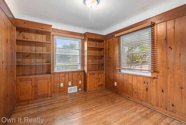 1000 S Denwood Street, Dearborn, MI 48124