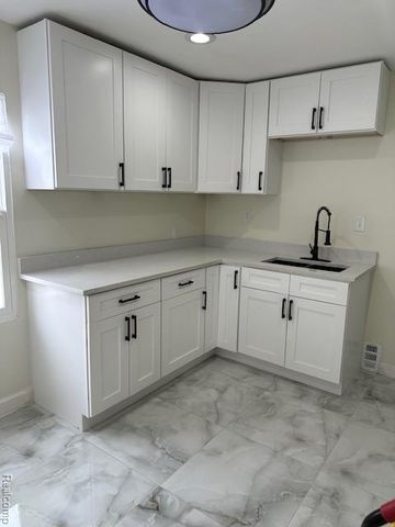 19345 Archdale Street, Detroit, MI 48235