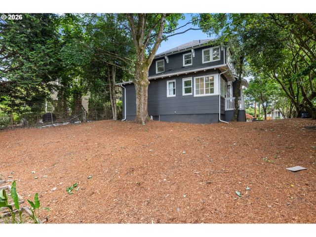 3003 Se WOODWARD St, Portland, OR 97202