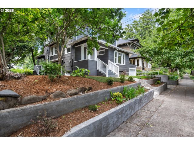 3003 Se WOODWARD St, Portland, OR 97202