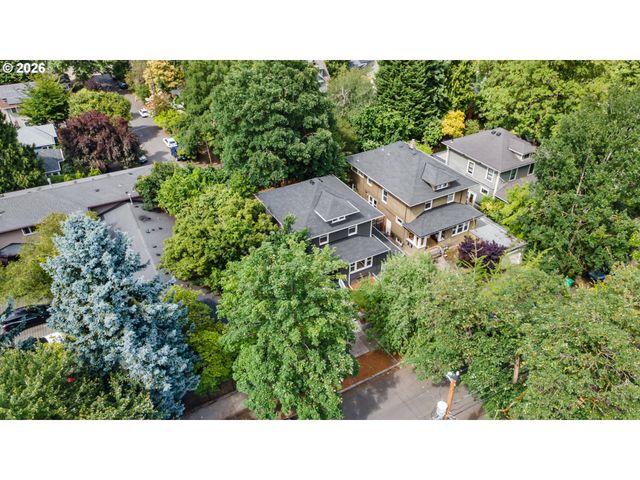 3003 Se WOODWARD St, Portland, OR 97202