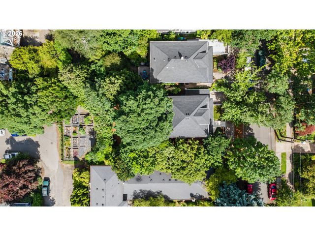 3003 Se WOODWARD St, Portland, OR 97202