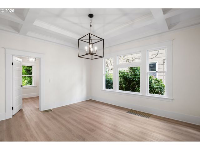 3003 Se WOODWARD St, Portland, OR 97202