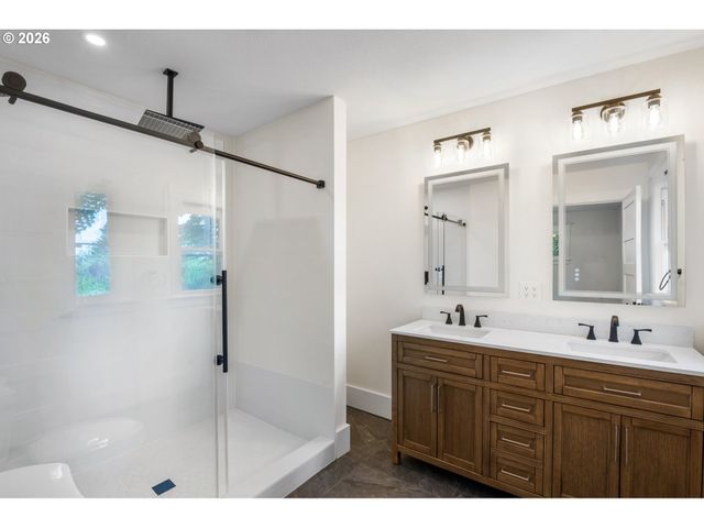 3003 Se WOODWARD St, Portland, OR 97202