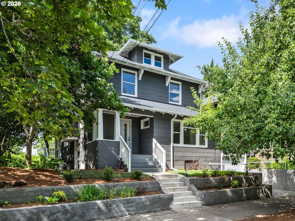3003 Se WOODWARD St, Portland, OR 97202
