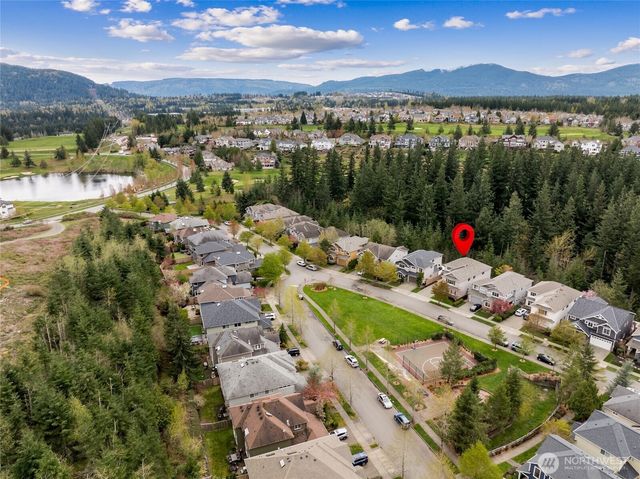 6701 W Crest View Loop SE, Snoqualmie, WA 98065