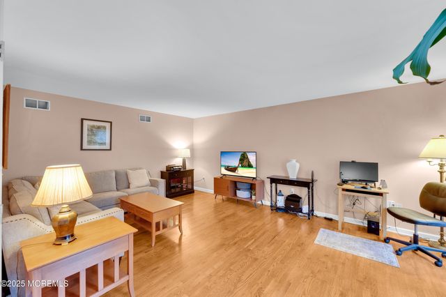 1 Silver Birch Court, Monmouth Junction, NJ 08852