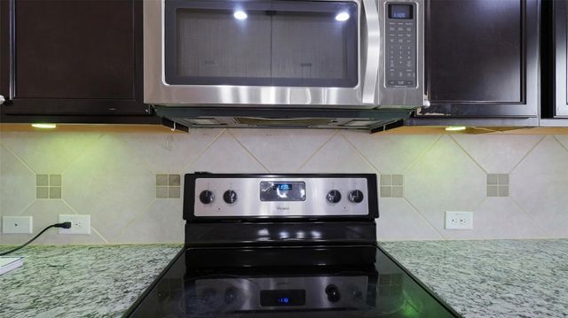 102 N Pasture CV, Hutto, TX 78634