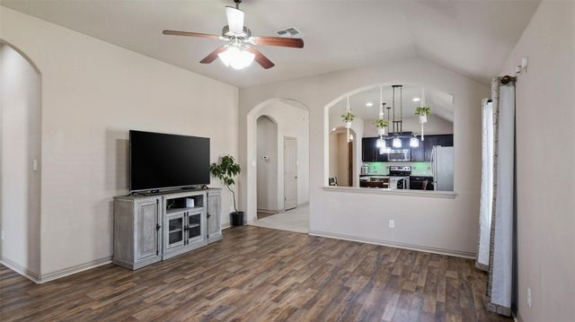 102 N Pasture CV, Hutto, TX 78634