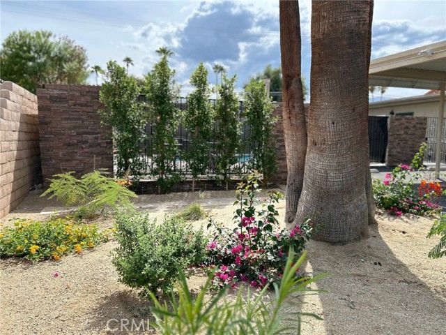74443 Driftwood Drive 2, Palm Desert, CA 92260