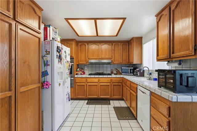 16711 Parthenia Street 2, North Hills, CA 91343