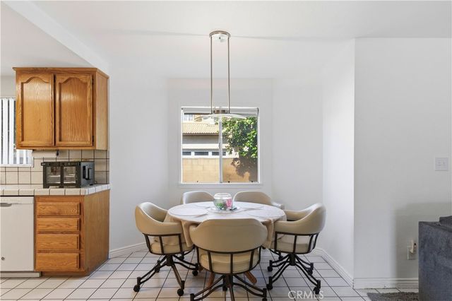 16711 Parthenia Street 2, North Hills, CA 91343