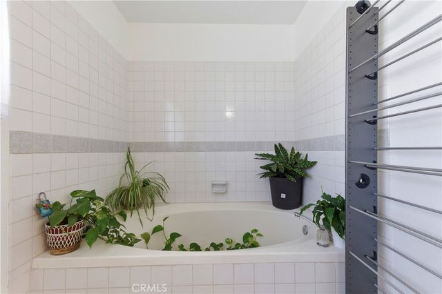 16711 Parthenia Street 2, North Hills, CA 91343