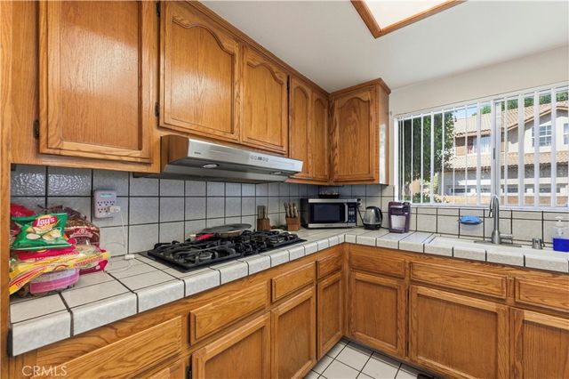 16711 Parthenia Street 2, North Hills, CA 91343